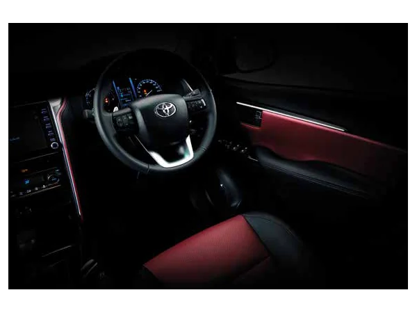 toyota fortuner legender fortuner-legender-28-4x4-at interior